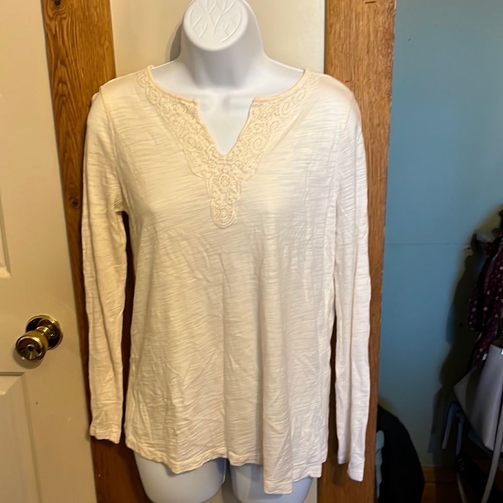 Chaps Womens Long Sleeve Tee, Size A, Cream Color, Excellent condition!